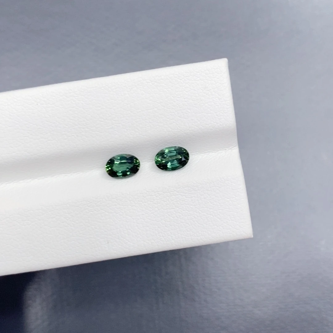 蓝宝石裸石未镶嵌2粒 4*6mm