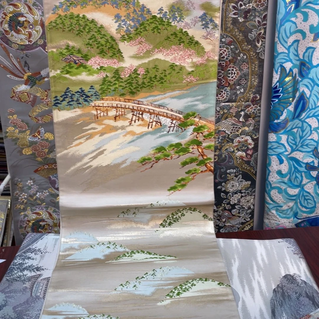 织绣织锦缎，织锦缎