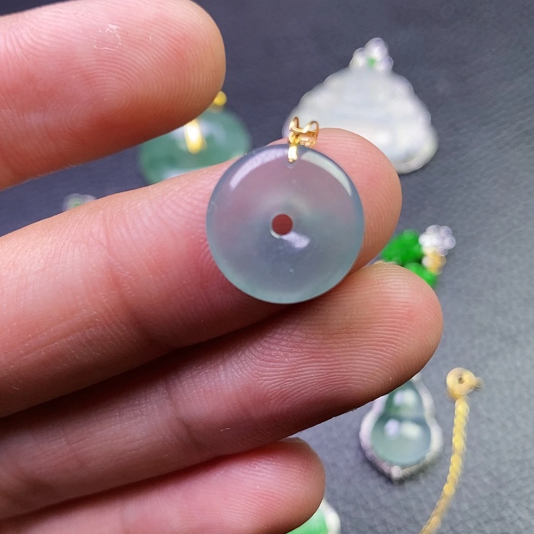 颈饰18K金镶嵌翡翠