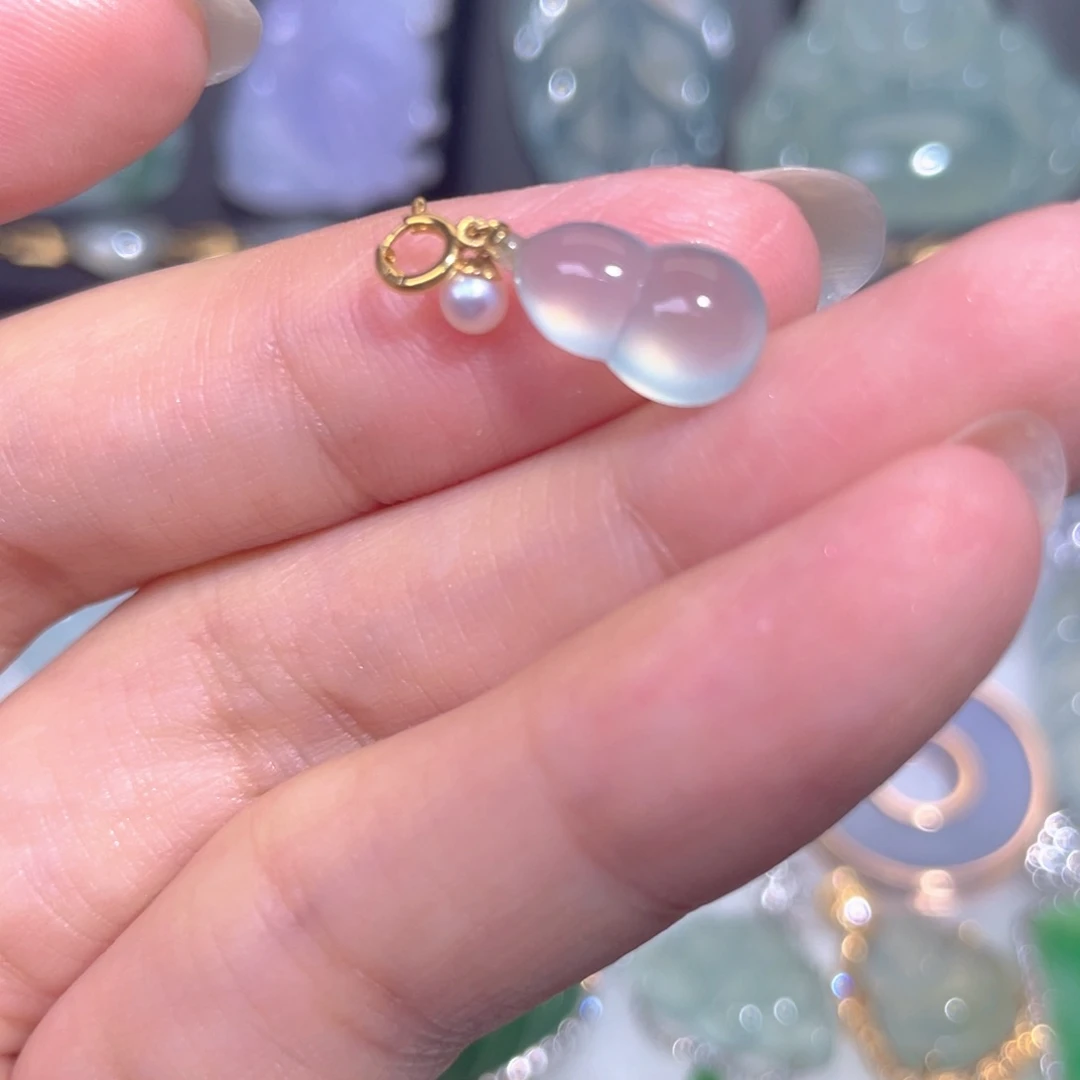 颈饰18K金镶嵌翡翠翡翠