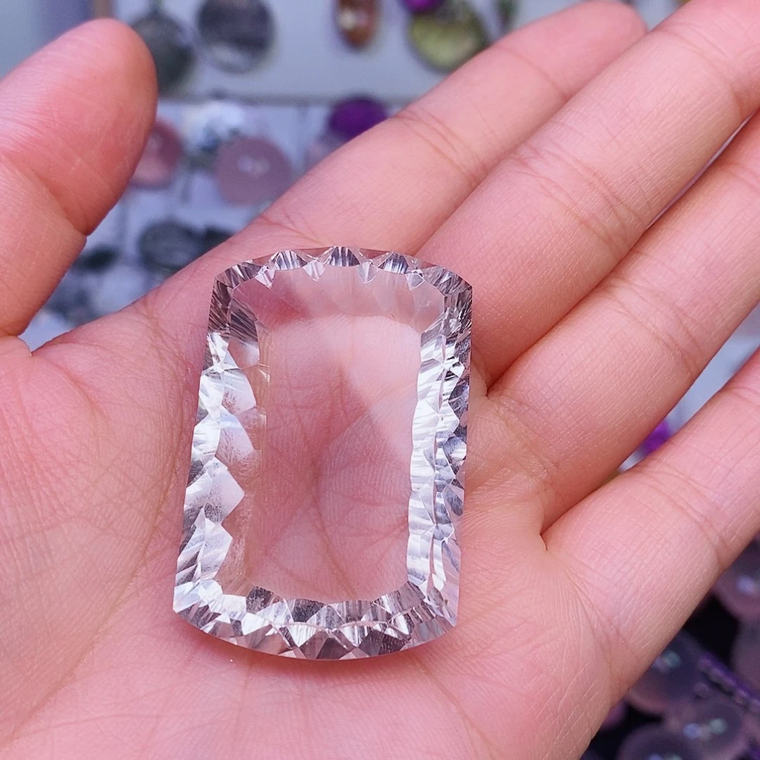 水晶吊坠(赠链)未镶嵌雪**凝打孔不退换