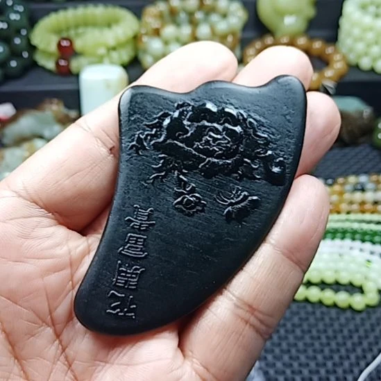 和田玉未镶嵌把件