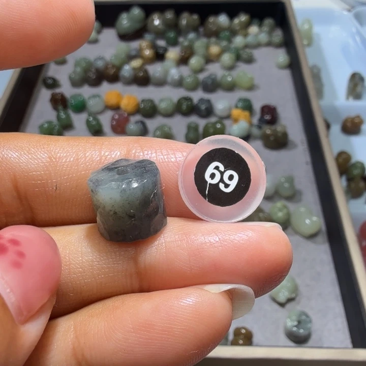 和田玉未镶嵌珠宝奇石