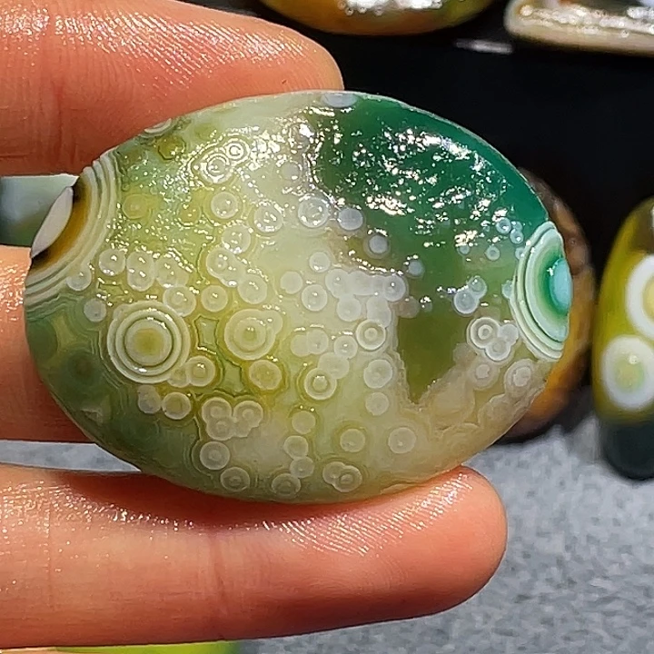 玛瑙/玉髓未镶嵌珠宝奇石