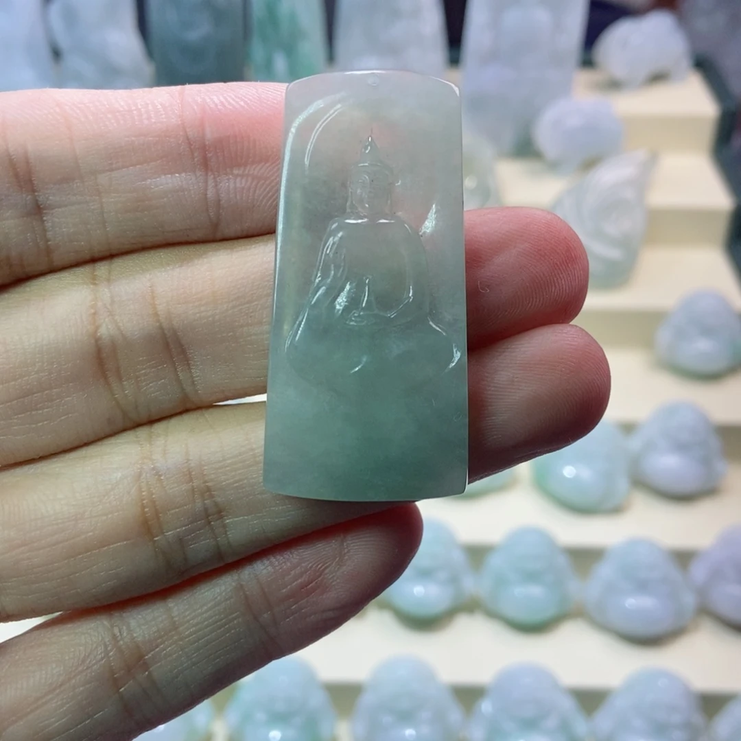 乔***漾翡翠未镶嵌颈饰观音