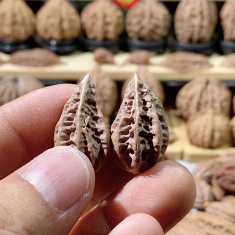 文玩核桃把件朝*核桃