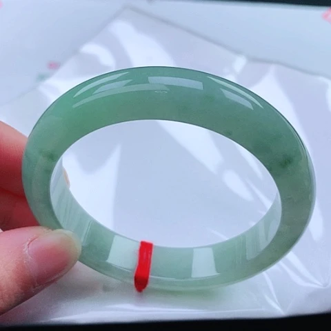 翡翠手镯未镶嵌76 号翡翠手镯