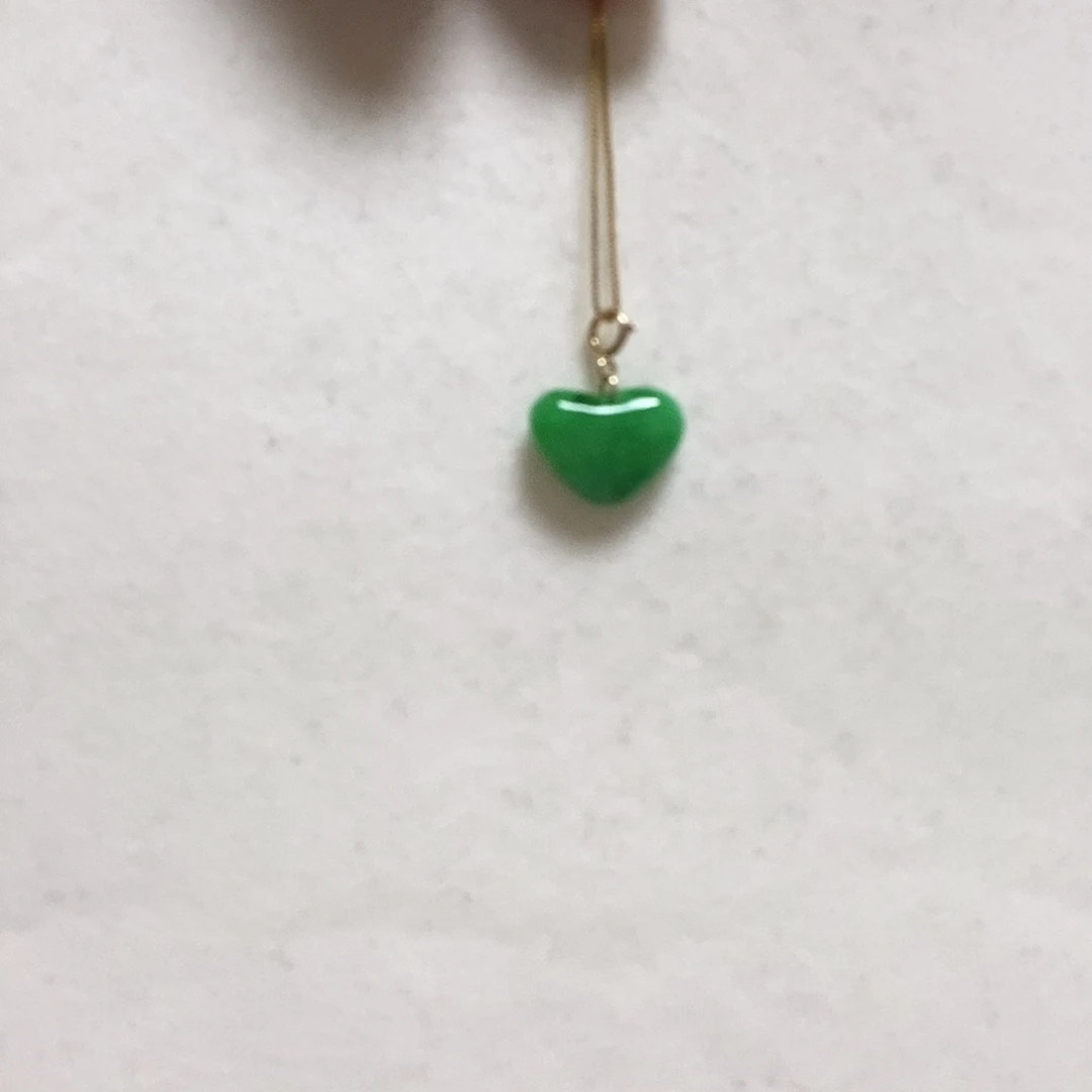 翡翠颈饰18K金镶嵌简单