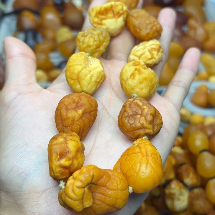 琥珀未镶嵌裸石天然蜜蜡