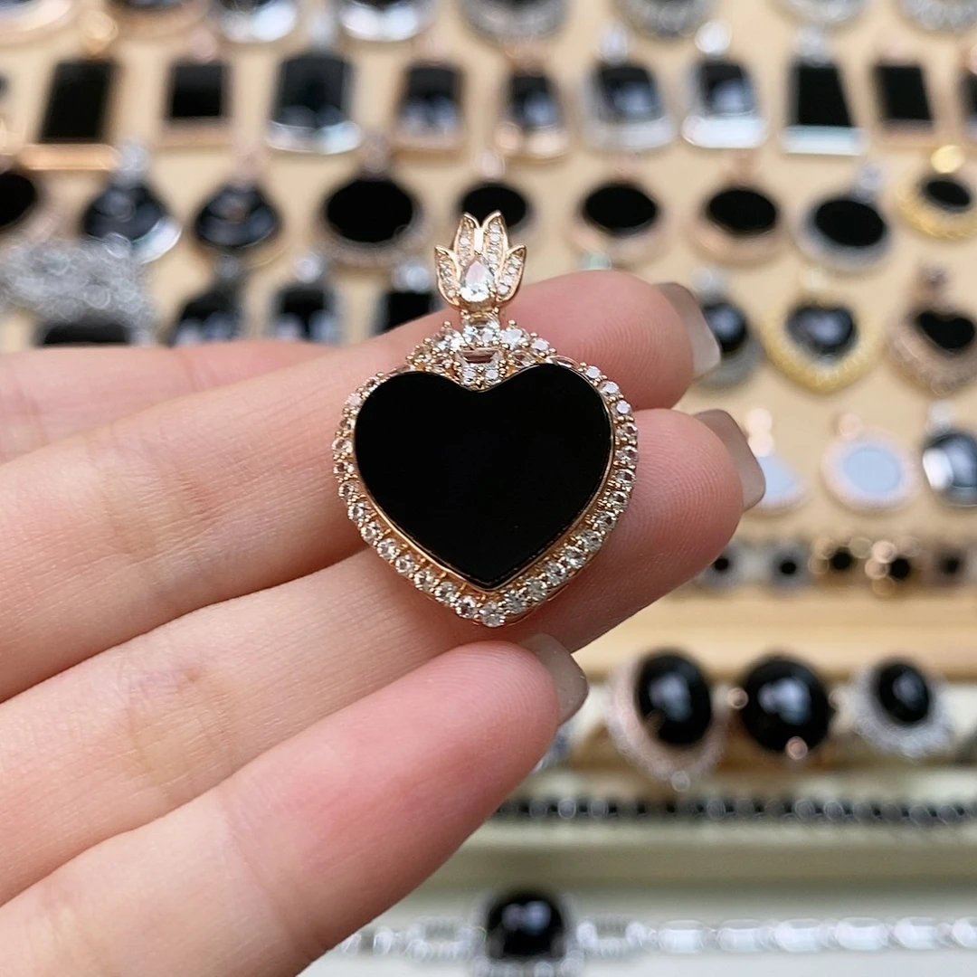 翡翠颈饰18K金镶嵌天然翡翠墨翠