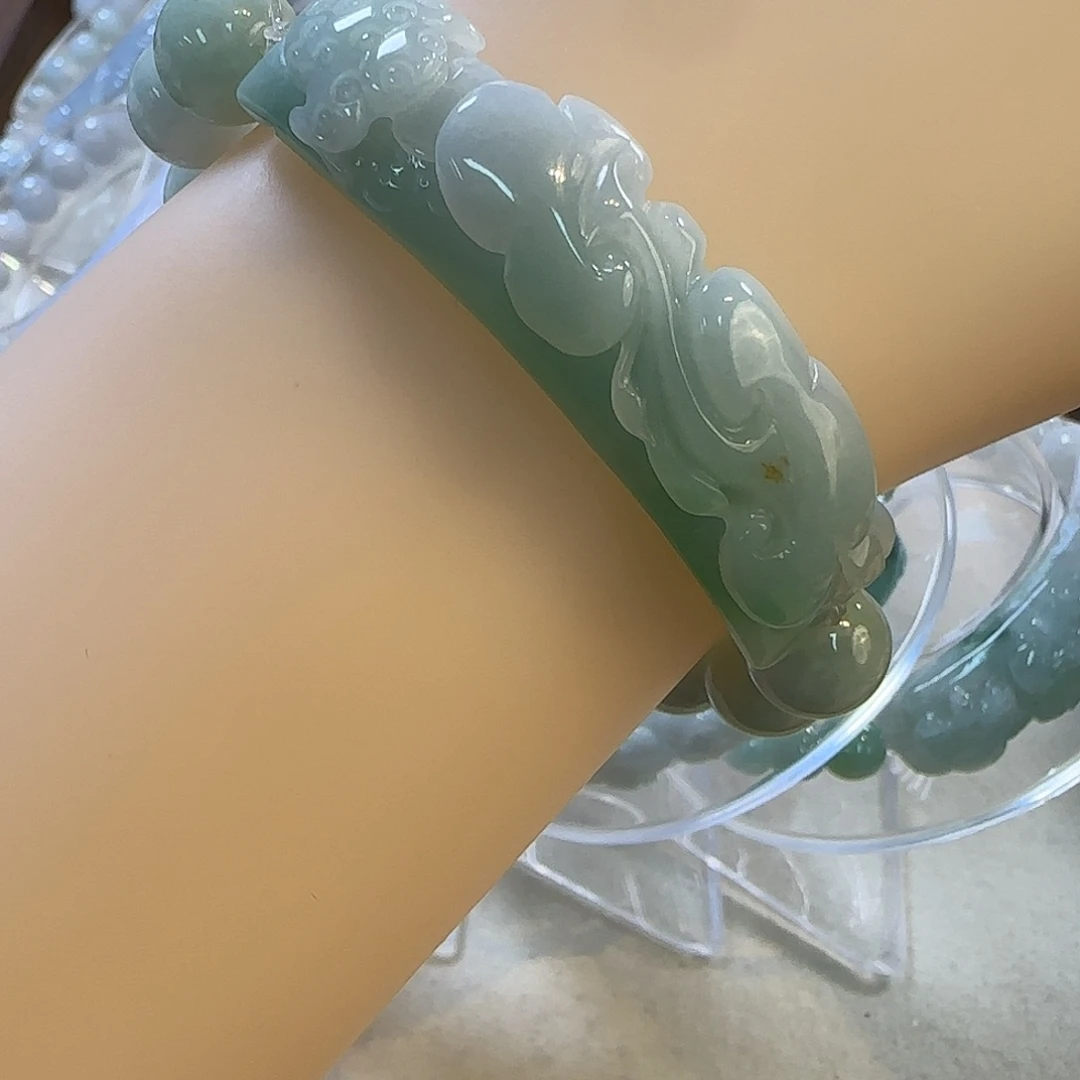 颈饰未镶嵌翡翠手牌
