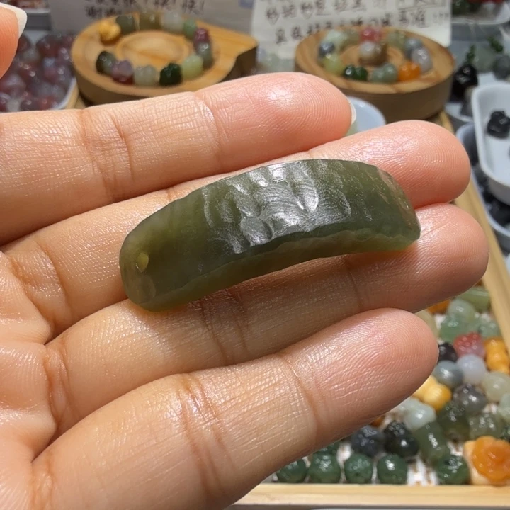 和田玉未镶嵌珠宝半成品