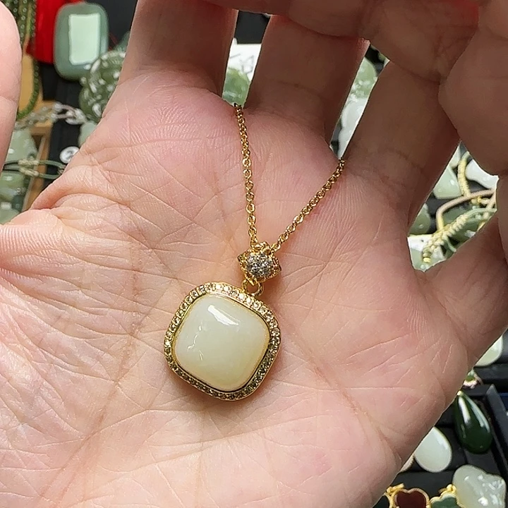 吊坠(赠链)银S925镶嵌和田玉