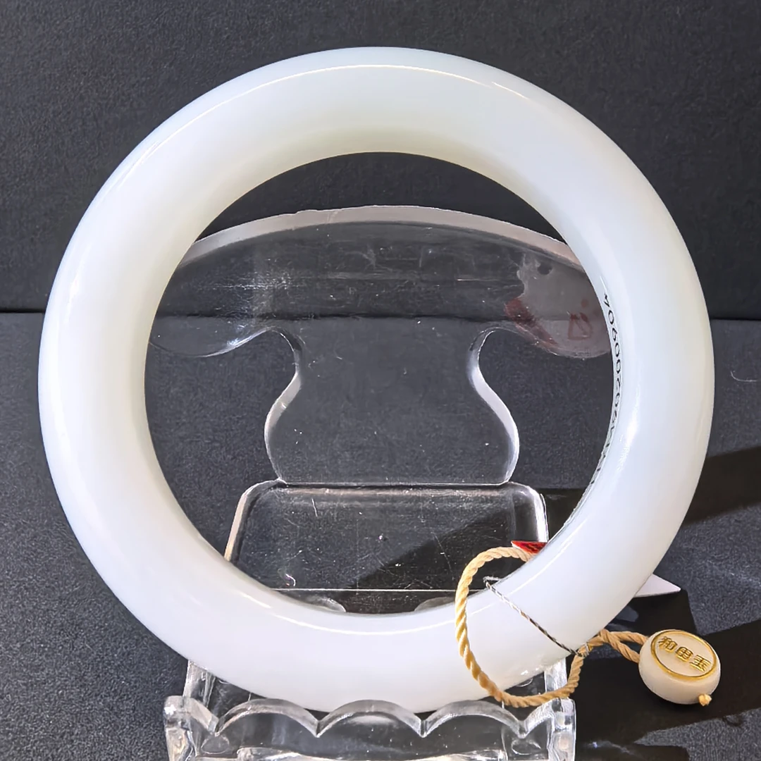 BY1231FZJT标257 北玉精选 和田玉手镯 多样性发货