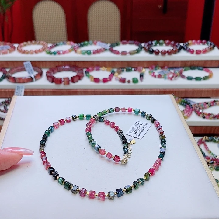 未镶嵌颈饰碧玺多样性发其一