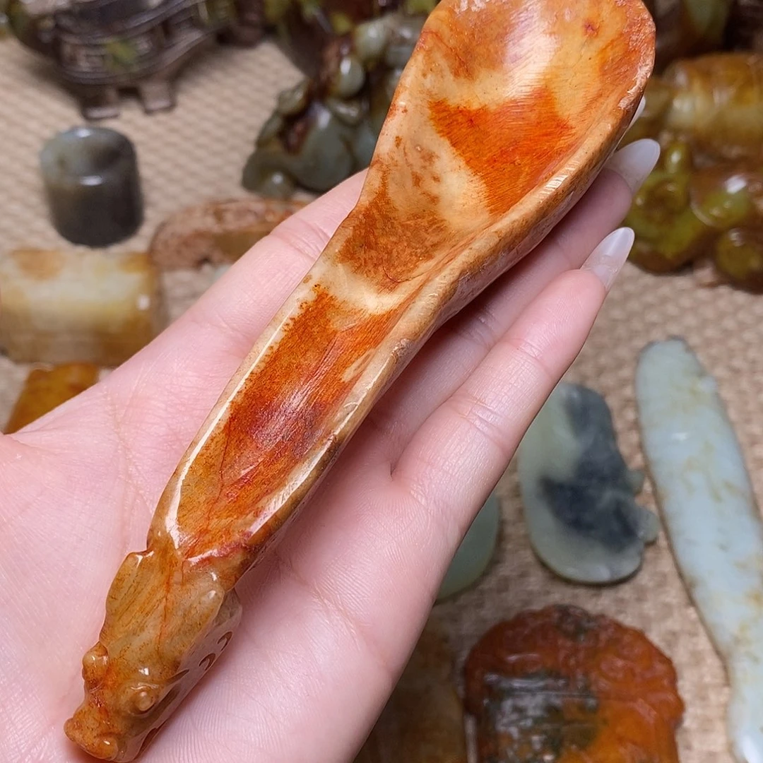 未镶嵌蛇纹石玉颈饰