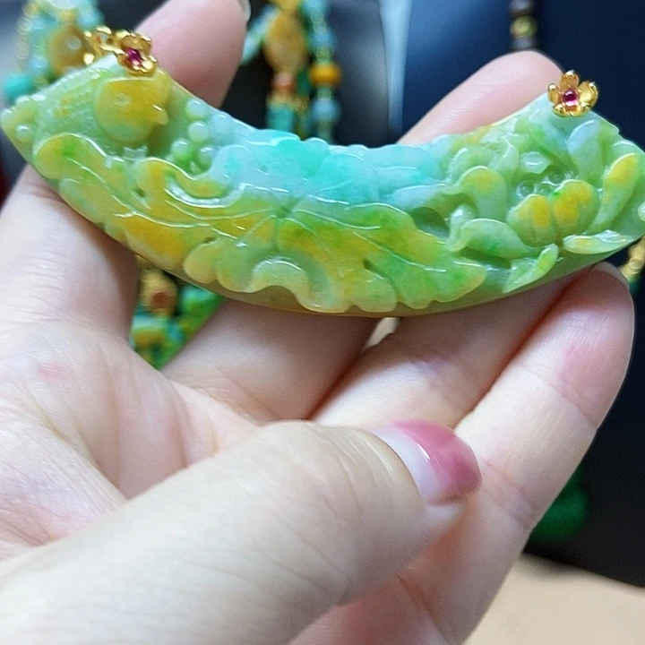 翡翠未镶嵌颈饰吊坠
