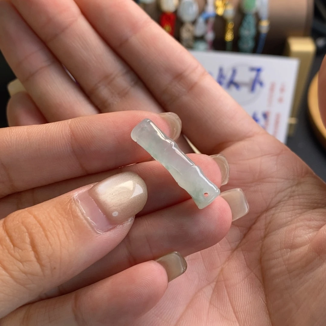 玖***琴翡翠未镶嵌颈饰17878