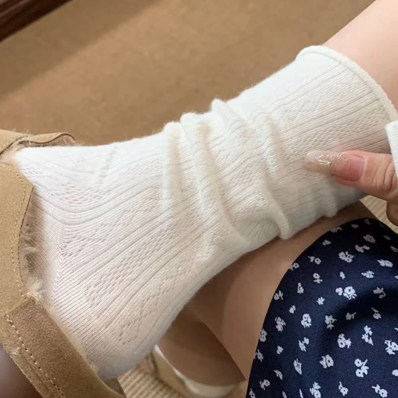 袜子女黑白秋ins潮复古奶油系卷边暗纹中筒堆堆袜防滑文艺月子袜