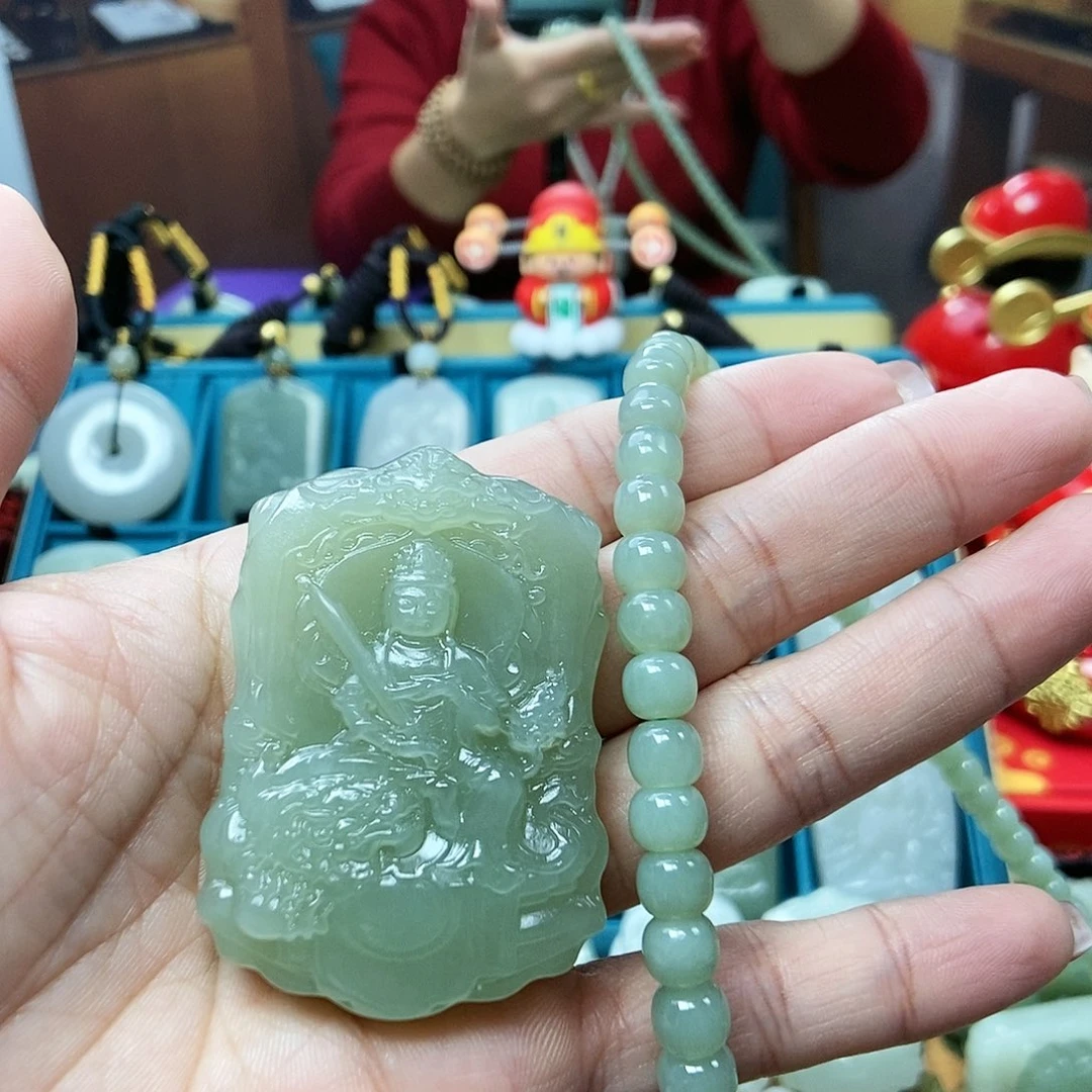 和田玉颈饰未镶嵌小*?