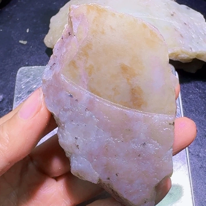 未镶嵌和田玉（糖玉）珠宝半成品