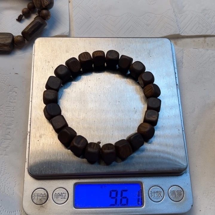 沉香碎屑沉香打*人四方珠9g