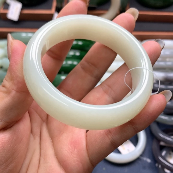 【闪购商品】未镶嵌手镯和田玉
