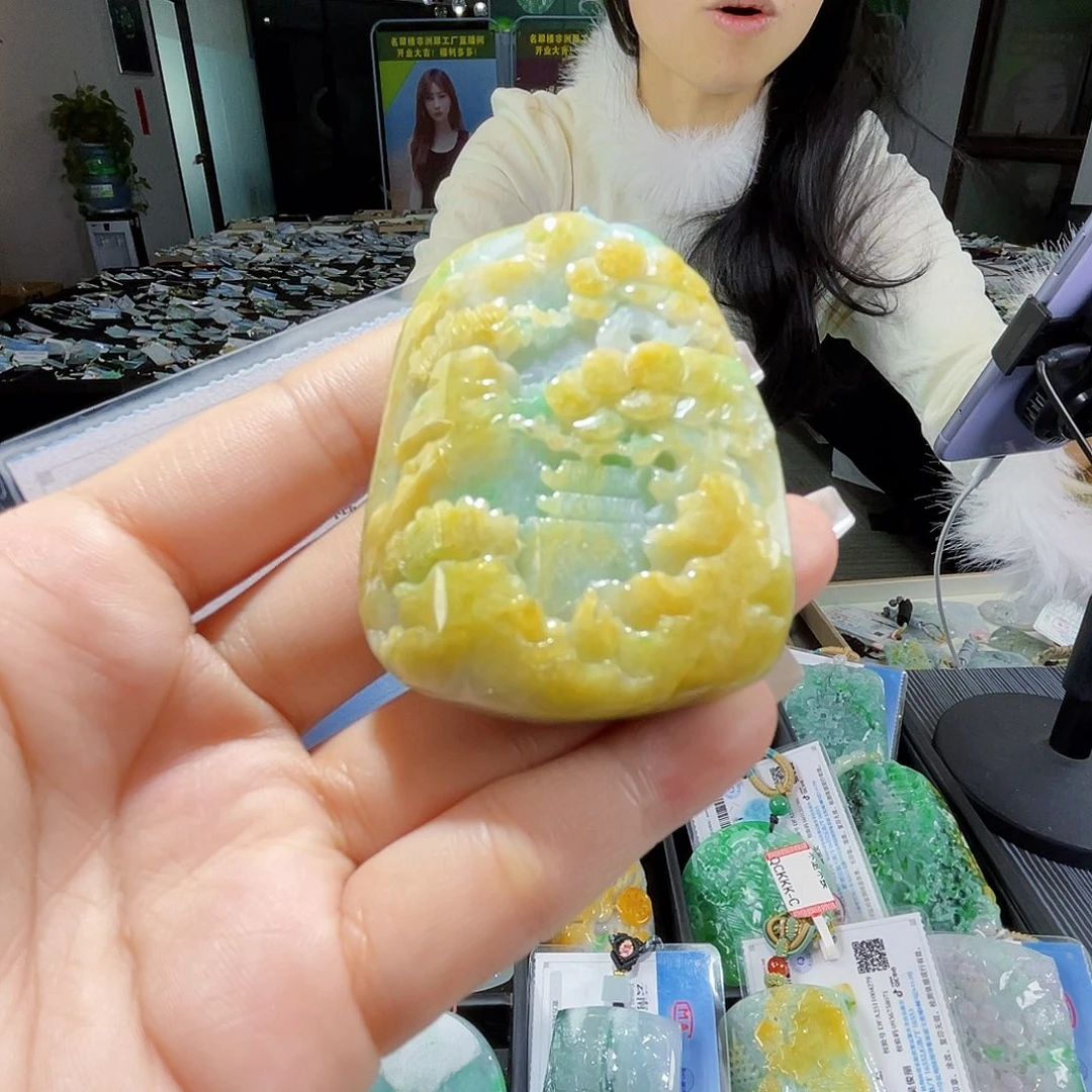 颈饰未镶嵌翡翠一