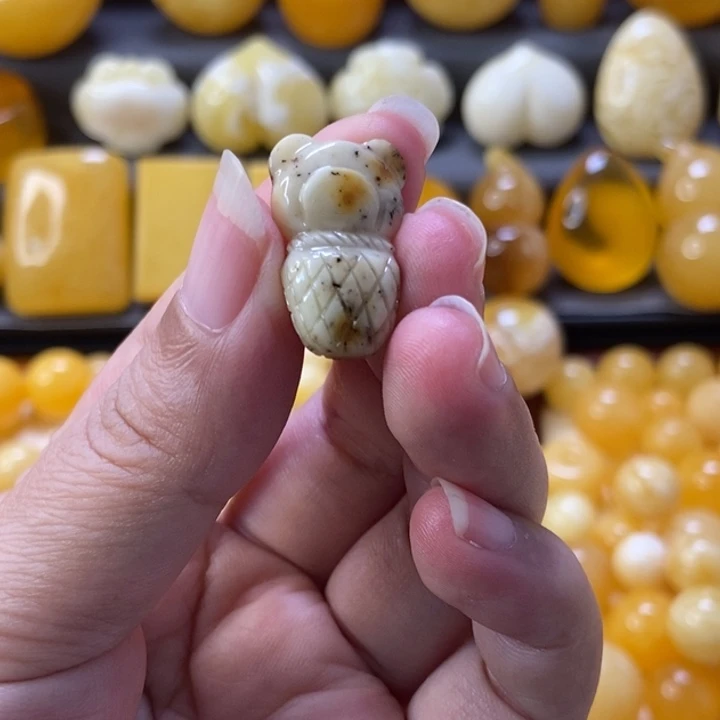 琥珀未镶嵌颈饰天然蜜蜡k