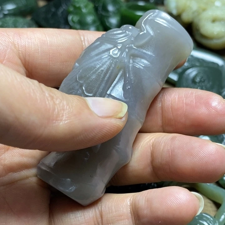半***光和田玉未镶嵌颈饰