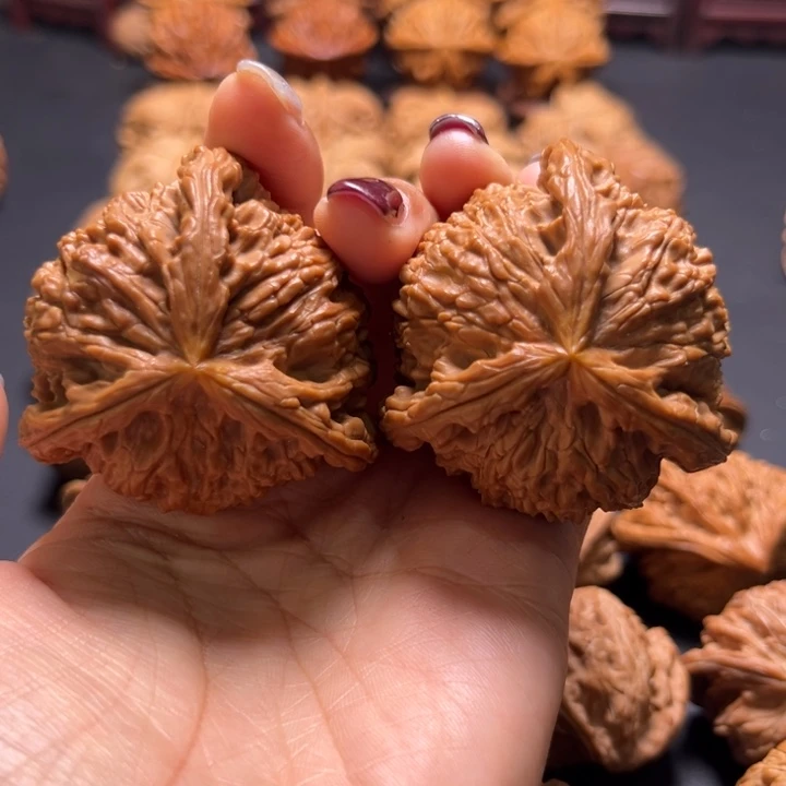 白狮子工艺三棱核桃哈哈哈哈哈哈