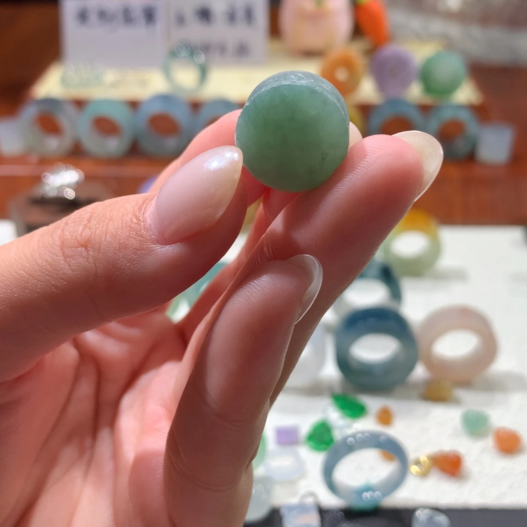 未镶嵌定制翡翠赵***到翡翠