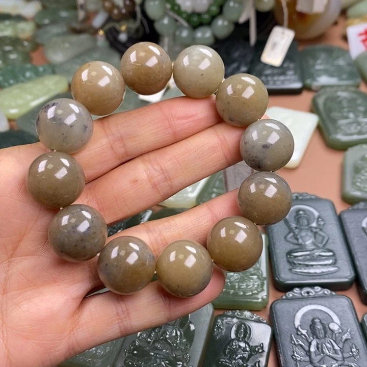 和田玉未镶嵌颈饰予