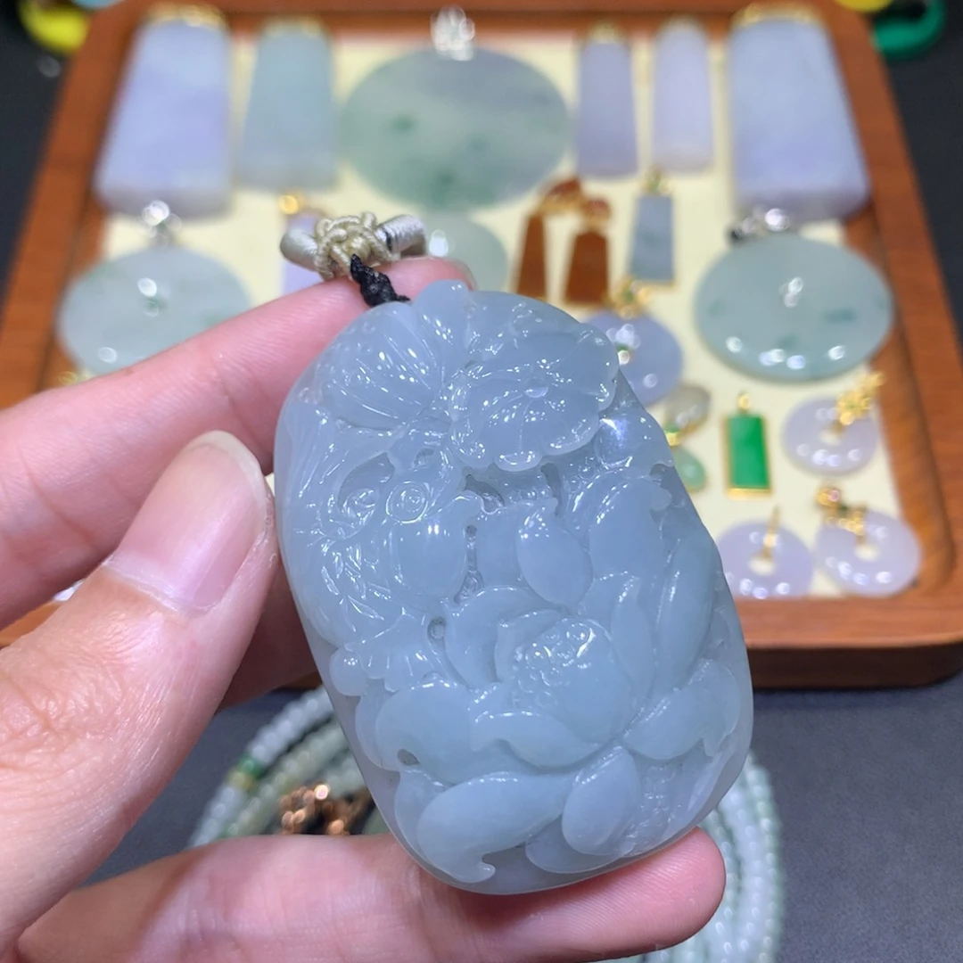吊坠(不含链)未镶嵌翡翠