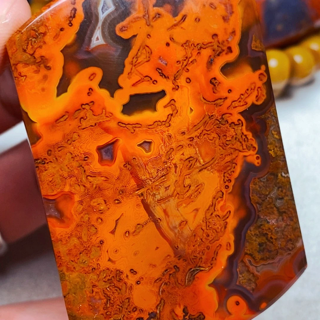 宸***玛瑙/玉髓未镶嵌颈饰