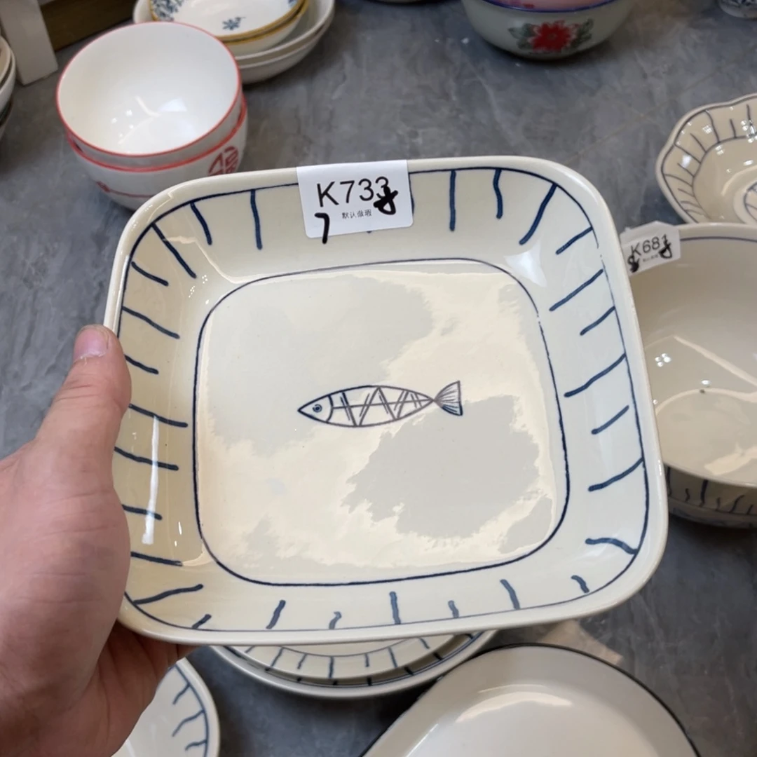 陶瓷微瑕餐具介意勿拍，满18飞！
