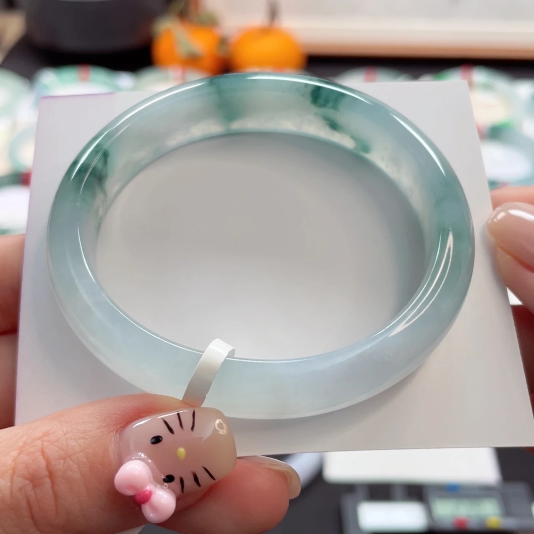 【闪购商品】翡翠手镯未镶嵌54.8贵妃起光飘蓝花小纹24号
