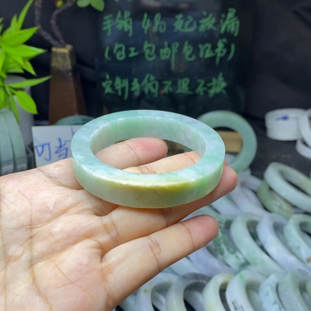 定制翡翠未镶嵌手镯
