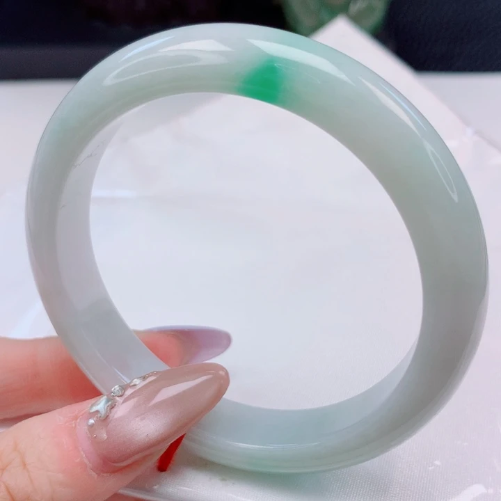 翡翠未镶嵌手镯56圈