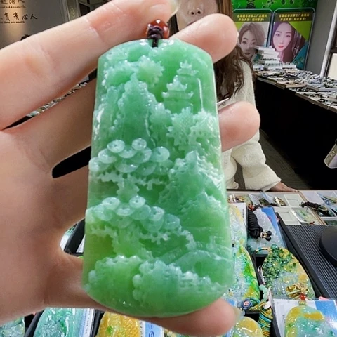 翡翠未镶嵌颈饰翡翠