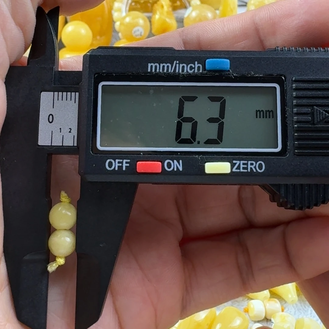 蜜蜡未镶嵌裸石11