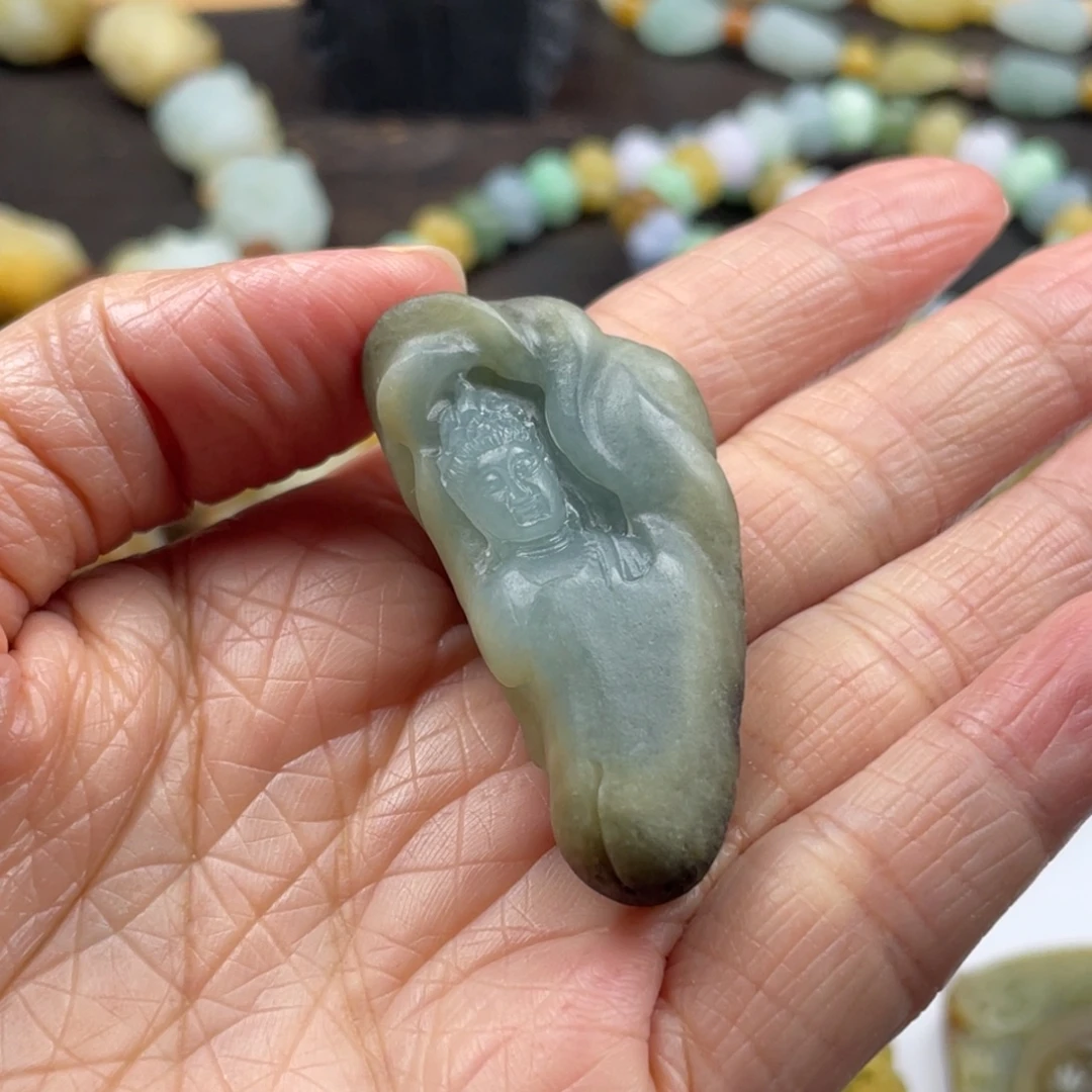 定制翡翠未镶嵌随形观音