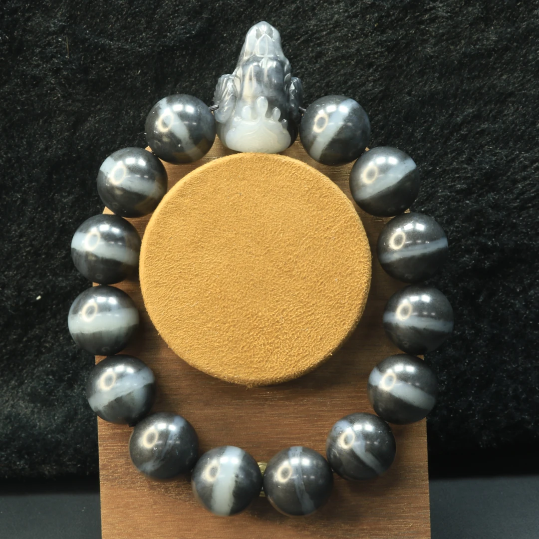 51和田玉青花籽手串/600272保利厦门拍卖