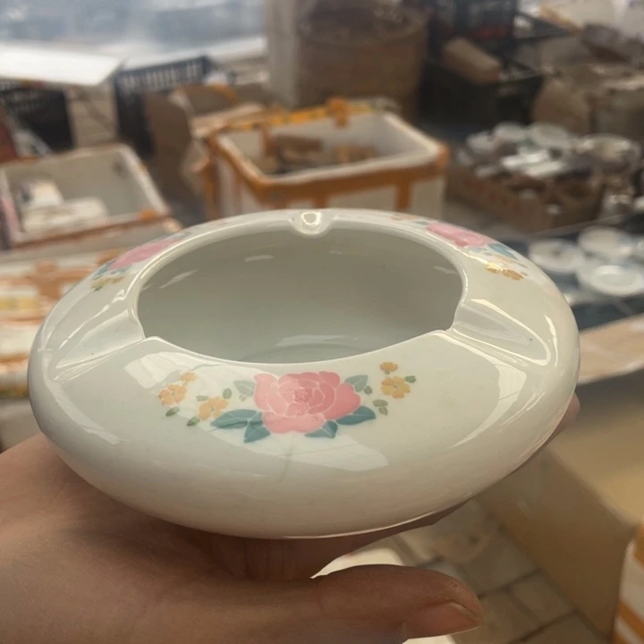 其他盘子碗砂锅都有