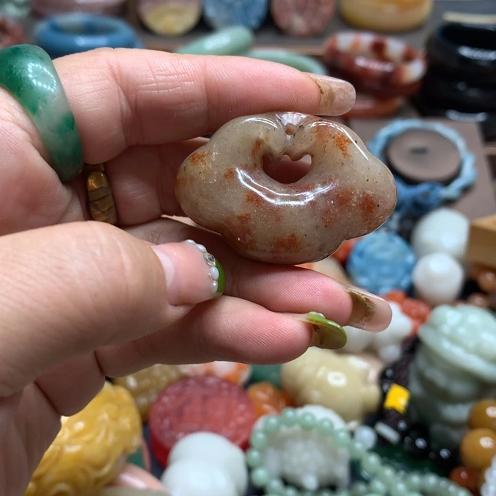 石英质玉（黄龙玉）合金颈饰