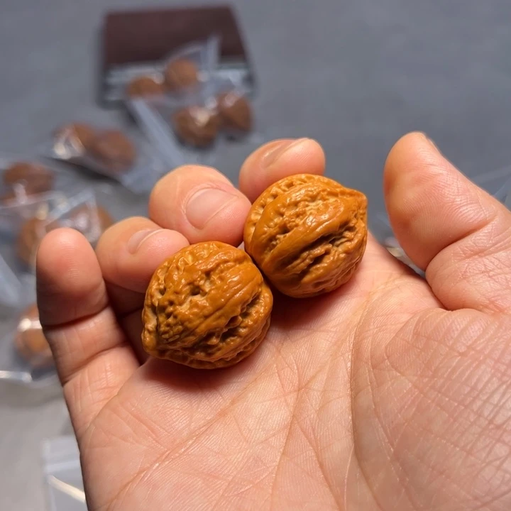 文玩核桃把件霸王筋8393