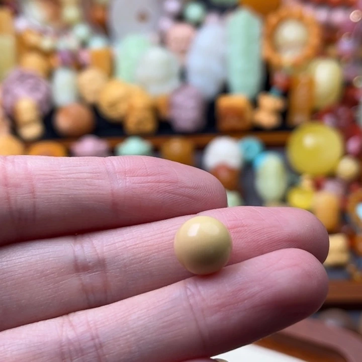 未镶嵌石英质玉（缅黄）珠宝半成品
