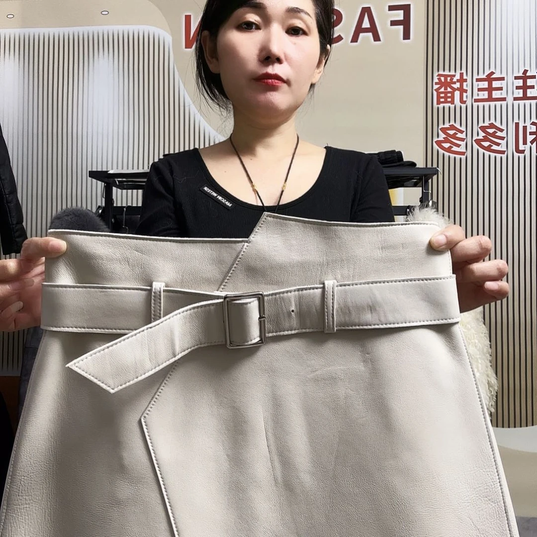 莉莉家时尚女装皮裙