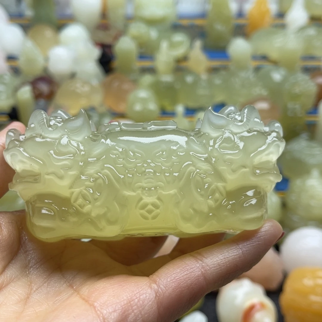 以****天然雕刻桌面小摆件