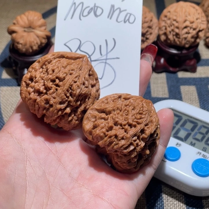 m***o文玩核桃吊坠南疆